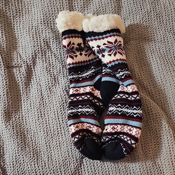 Muk Luks Cabin Socks Size L–XL (8–10) NWT Cozy Knit Slipper Socks - Picture 8 of 10